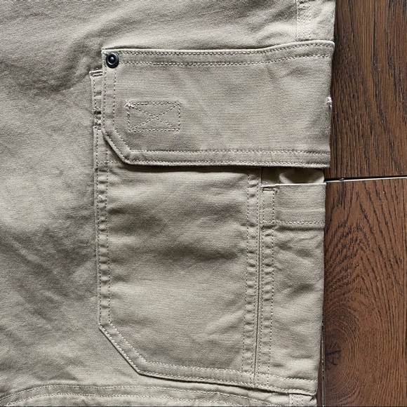 Duluth Trading Co Cargo Shorts 10” Tan New Flex Fire Hose Trim Fit Men’s Size 46 - Picture 3 of 12